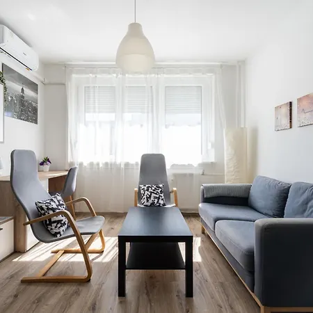 Διαμέρισμα Lunar