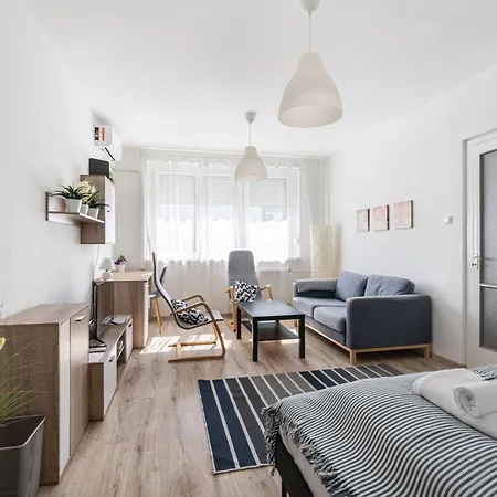 Lunar Διαμέρισμα